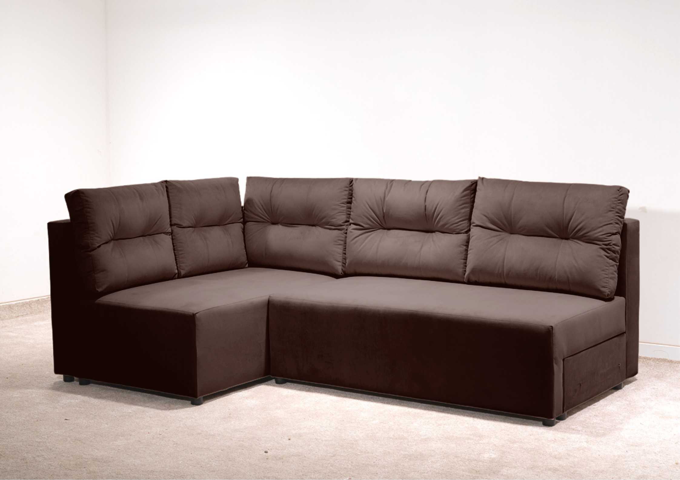 Mały narożnik z pikowanymi poduszkami brązowy